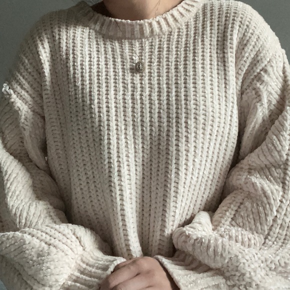 Cotton Candy LA Chenille Sweater in cream - Picture 2 of 5